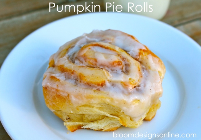 pumpkin pie rolls