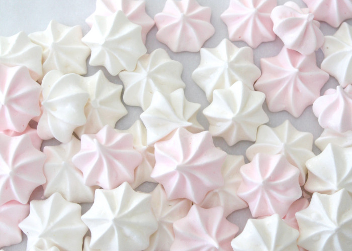Mini Meringue Kisses by Bloom Design- a great easy cookie fror Valentines Day but simply change the color a shape to fit any event